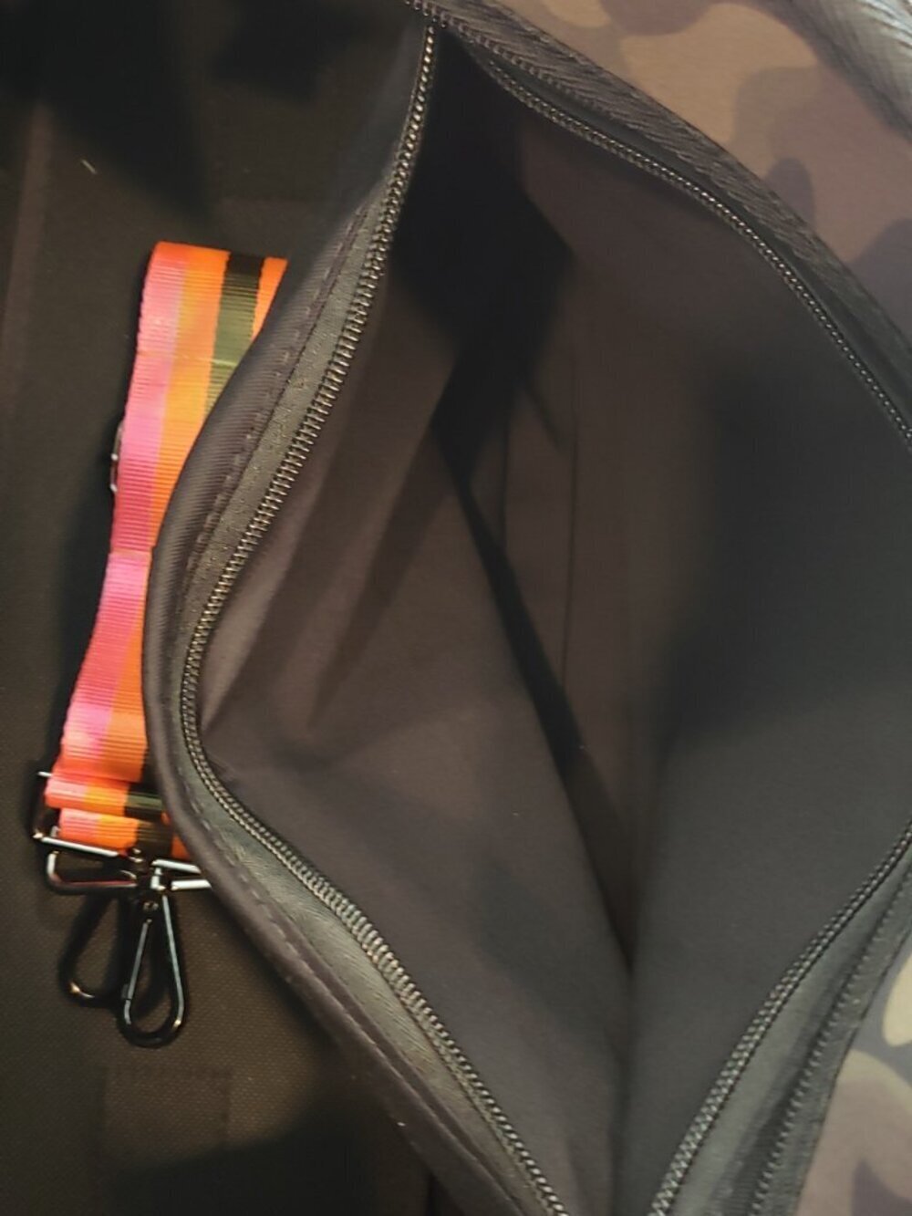 NWT- Haute Shore Isla Tote w Extra Crossbody Strap - Picture 5 of 8